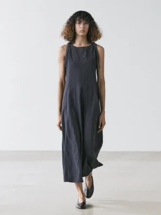 Abito midi fluido con fibbie