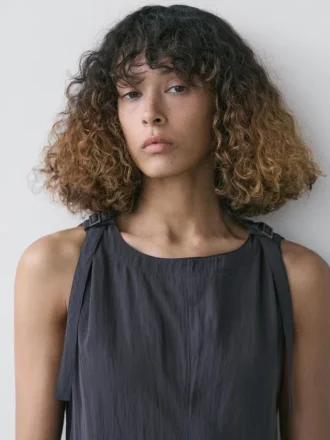 Abito midi fluido con fibbie