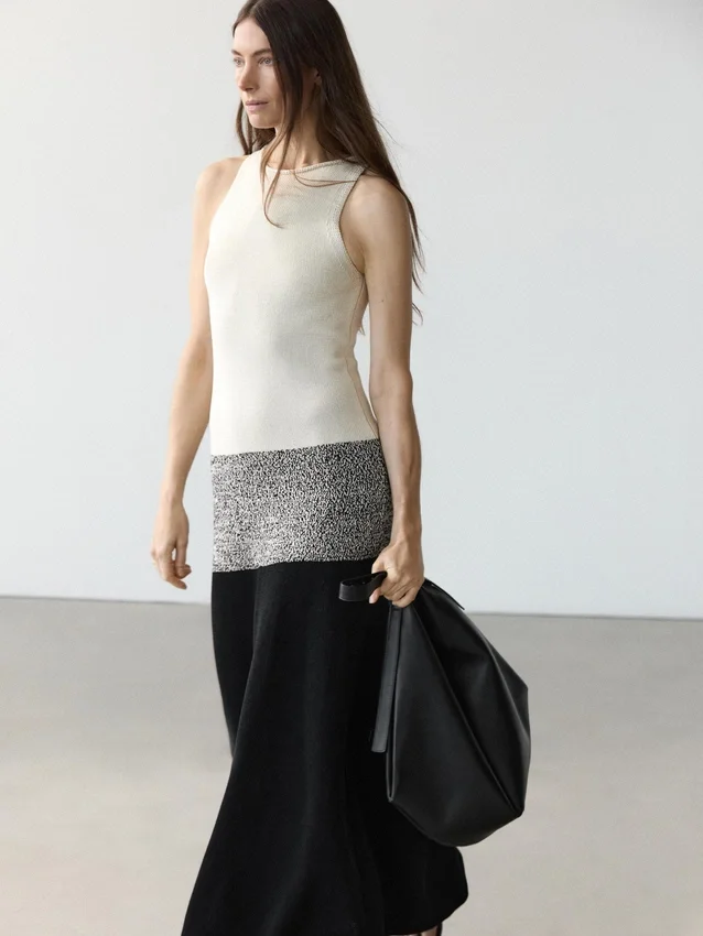 Abito midi in maglia a contrasto 100% cotone Abito midi in maglia a contrasto 100% cotone