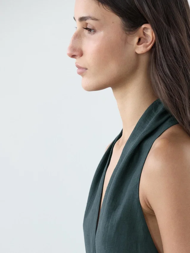 Abito midi in misto lino con scollo a V Abito midi in misto lino con scollo a V