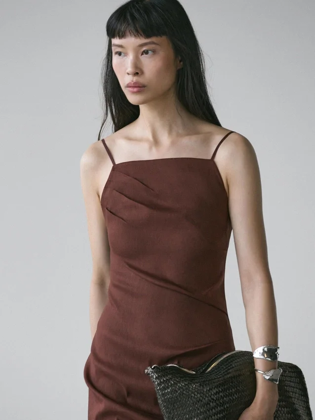 Abito midi in misto lino elasticizzato con spalline Abito midi in misto lino elasticizzato con spalline