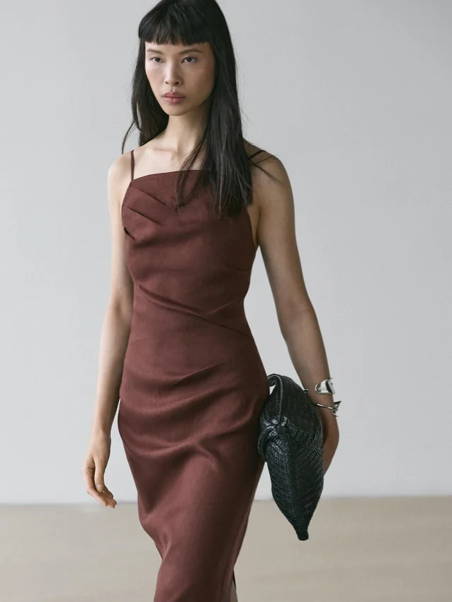 Abito midi in misto lino elasticizzato con spalline Abito midi in misto lino elasticizzato con spalline