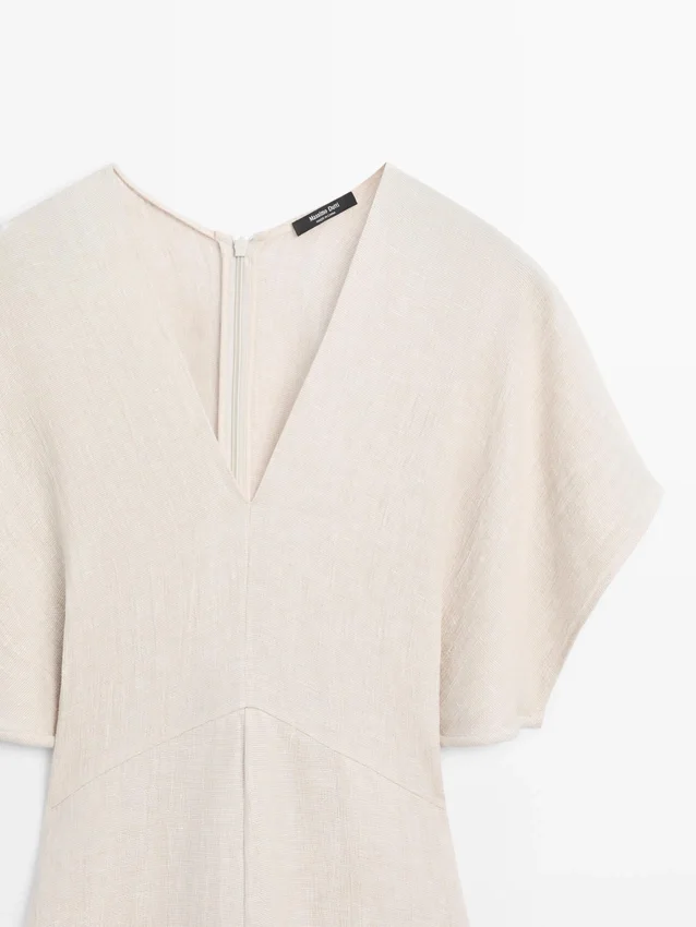 Abito midi leggero in lino a maniche corte Abito midi leggero in lino a maniche corte