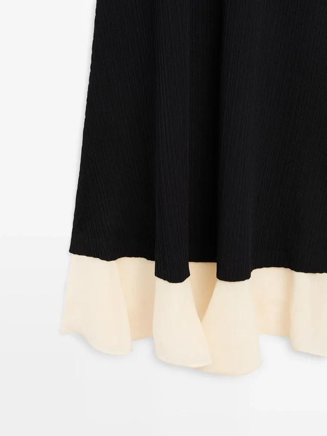 Abito midi plissettato con volant Abito midi plissettato con volant