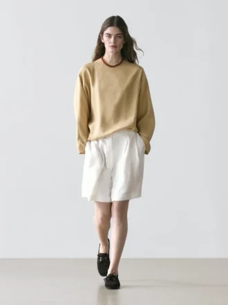 Bermuda corti a pieghe in 100% lino