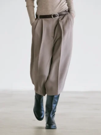 Bermuda lunghi e ampi dal taglio fluido