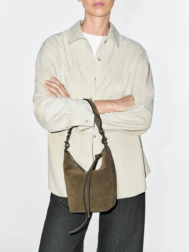 Borsa a secchiello in pelle scamosciata crosta Borsa a secchiello in pelle scamosciata crosta