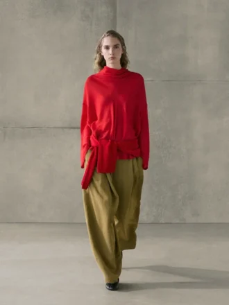 Camicetta fluida con collo drappeggiato