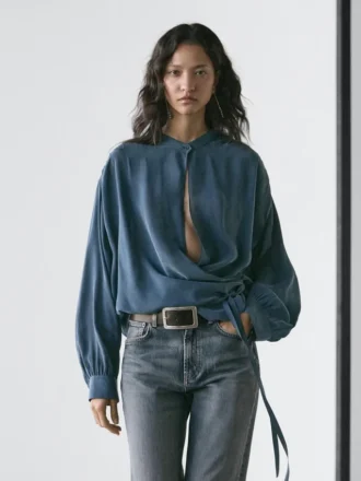 Camicetta fluida con scollo incrociato