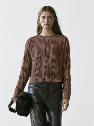 Camicetta fluida con stampa geometrica