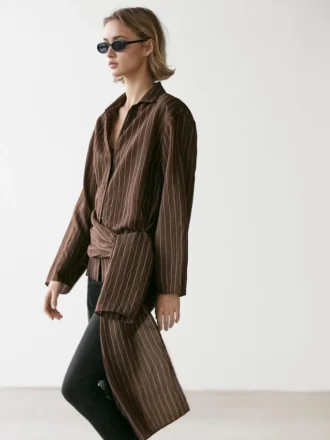 Camicia a righe con dettaglio a sciarpa