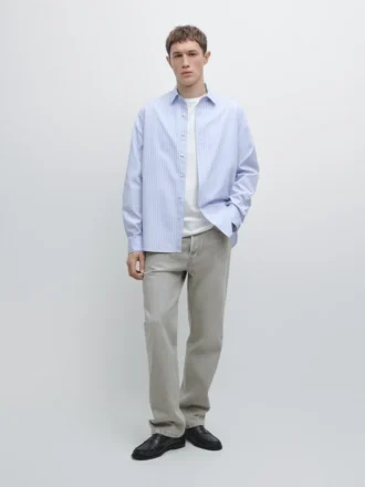 Camicia a righe sottili dalla vestibilità regolare