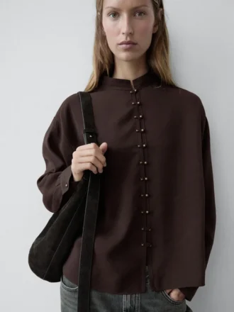 Camicia fluida con dettagli abbottonati