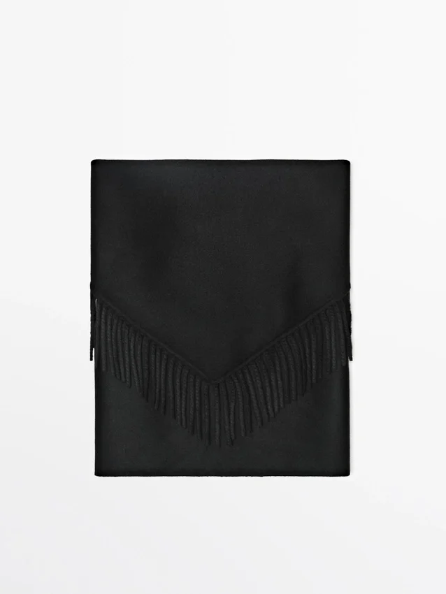 Cappa in maglia mista lana con frange Cappa in maglia mista lana con frange