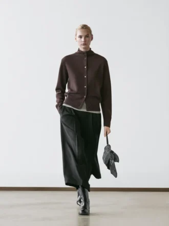 Cardigan in maglia di lana a collo alto