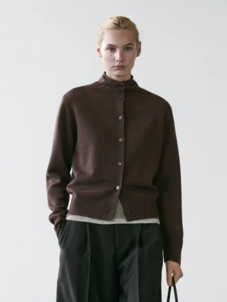 Cardigan in maglia di lana a collo alto