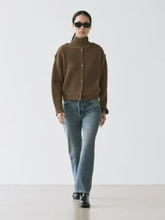 Cardigan in maglia di lana con dettagli a bottoni