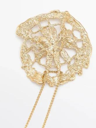 Collana con ciondolo in pizzo