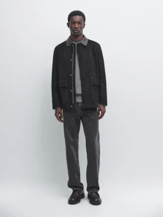 Giacca con tasche in pelle scamosciata Giacca con tasche in pelle scamosciata