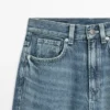 Jeans a vita alta e gamba larga