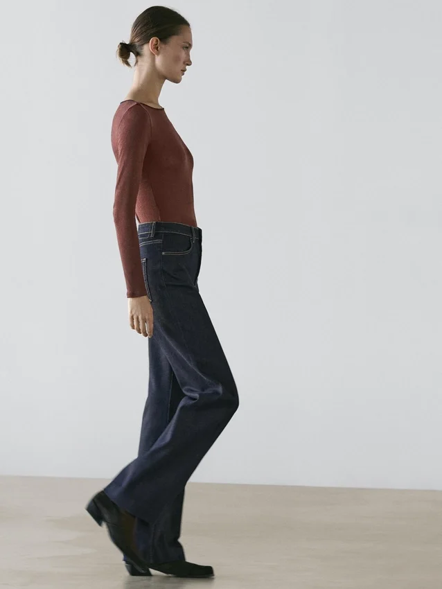 Jeans a vita alta svasati Jeans a vita alta svasati