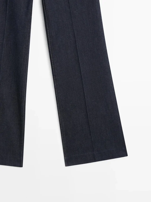 Jeans a vita alta svasati Jeans a vita alta svasati