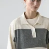 Maglione a righe con collo a polo in maglia