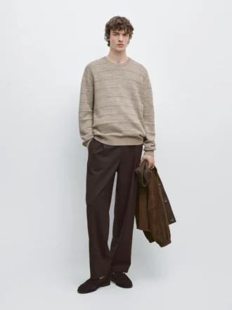 Maglione a righe con collo rotondo