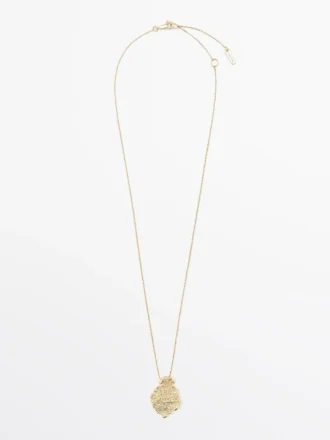 Mini collana con ciondolo in pizzo Mini collana con ciondolo in pizzo