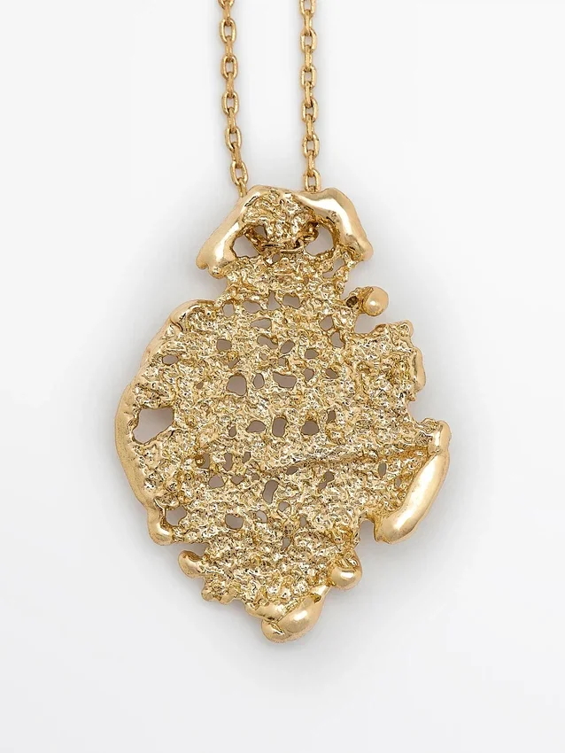 Mini collana con ciondolo in pizzo Mini collana con ciondolo in pizzo