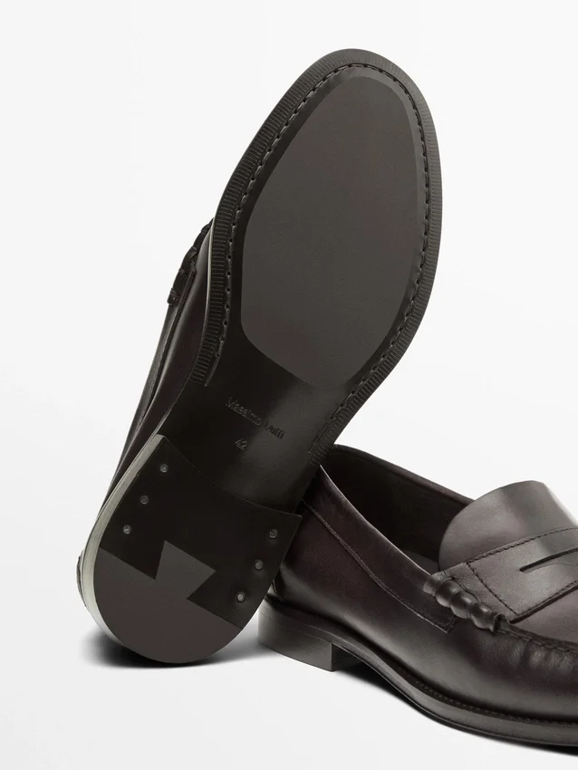 Mocassini in morbida pelle oliata Mocassini in morbida pelle oliata