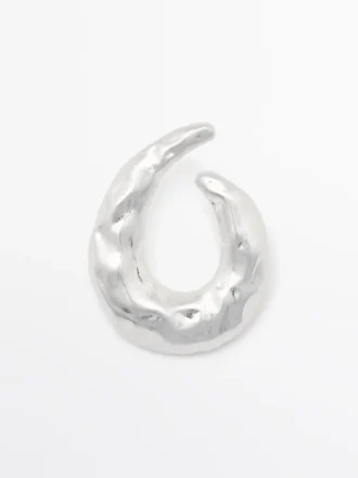 Orecchini a cerchio testurizzati