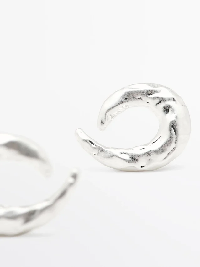 Orecchini a cerchio testurizzati Orecchini a cerchio testurizzati