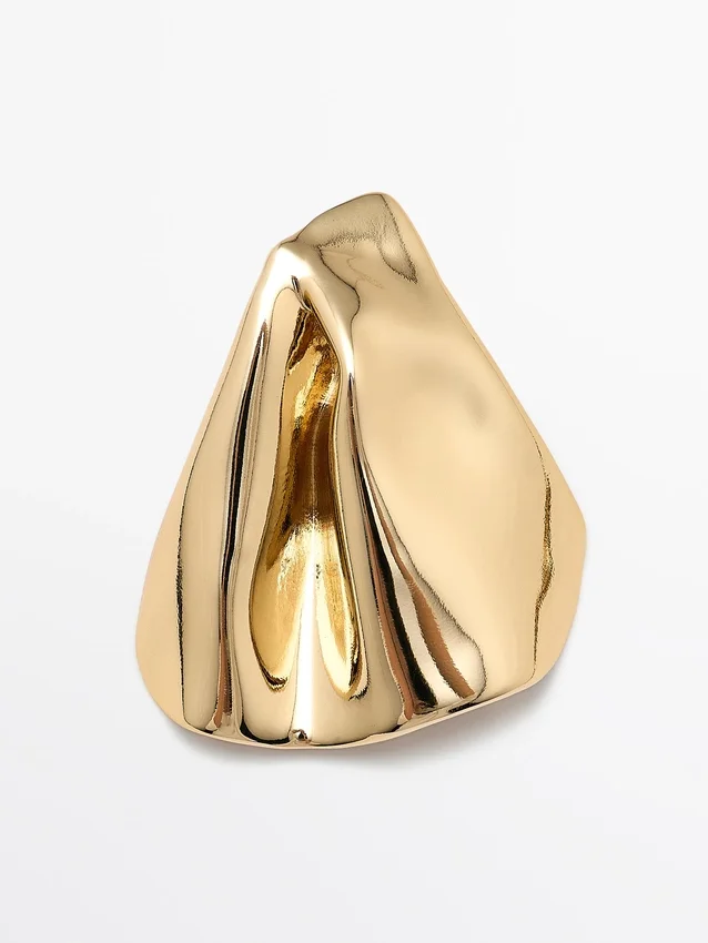 Orecchini di medie dimensioni con pieghe Orecchini di medie dimensioni con pieghe