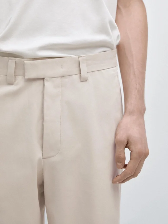 Pantaloni a zampa d’elefante dalla vestibilità sartoriale Pantaloni a zampa d’elefante dalla vestibilità sartoriale