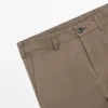Pantaloni dalla vestibilità affusolata con micro-struttura