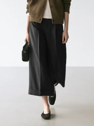 Pantaloni fluidi con pinces