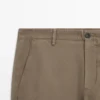 Pantaloni slim fit con micro-trama