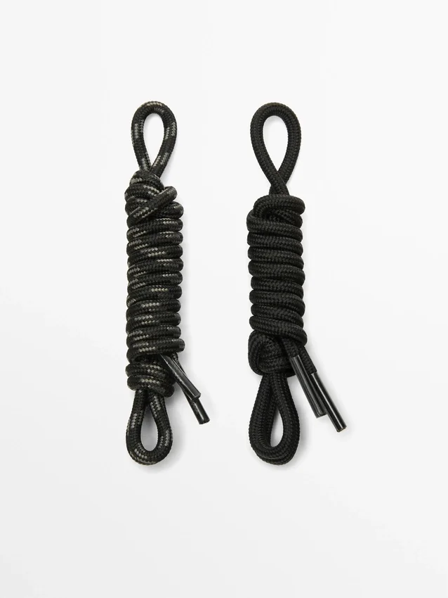 Scarpe da ginnastica tecniche con inserti in pelle Scarpe da ginnastica tecniche con inserti in pelle