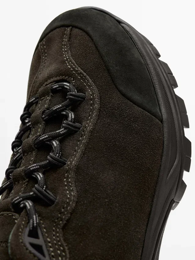 Scarpe da ginnastica tecniche con inserti in pelle Scarpe da ginnastica tecniche con inserti in pelle