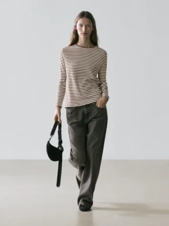 T-Shirt a maniche lunghe a righe con dettagli a contrasto