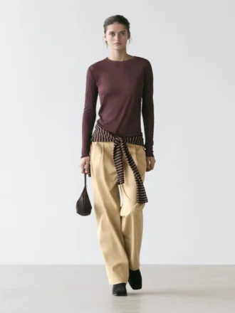 T-Shirt semi-trasparente in 100% cotone con dettaglio al colletto