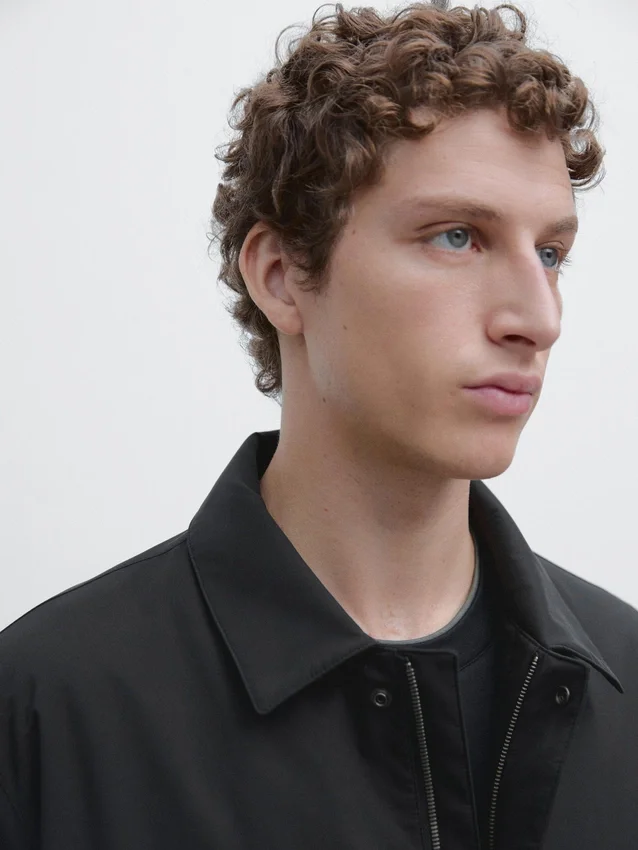 Trench in tessuto idrorepellente Trench in tessuto idrorepellente